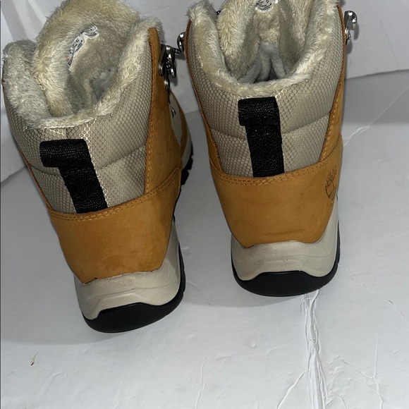 Timberlands size 8 woman, Like New. - Picture 9 of 12